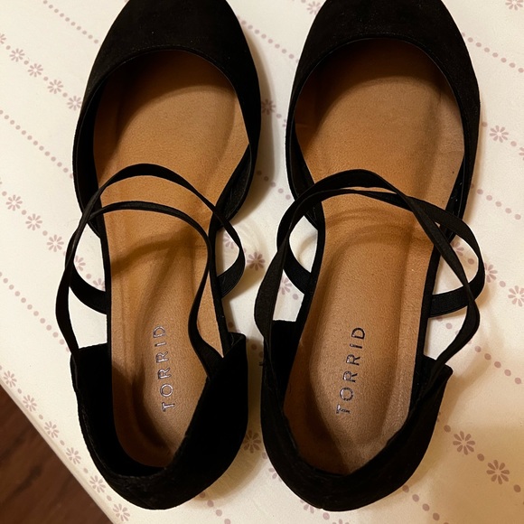 Torrid brand 11W faux suede ballet flats with a pointed toe and cross straps. - Picture 2 of 3